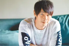 著名歌手黄品源：中年离婚不离家，引来网友非议图片