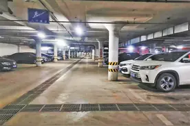 硬件管理没毛病的每年960元，路不平管线漏水的每年1440元！哈尔滨小区车位管理费啥标准？图片