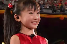林妙可再度被网暴，为何网友对她观感不佳，总是拿杨沛宜与她比较图片