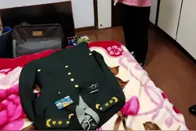 抓了！男子冒充中将行骗被立案侦查图片