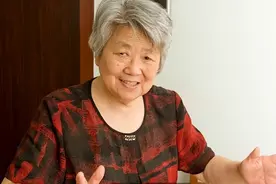 大儿媳脾气暴，小儿媳脾气好，大妈住进医院后，才明白谁是依靠图片