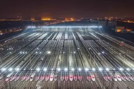 为何火车能24小时运行，高铁却一到晚上就停运？那它晚上去哪了？图片
