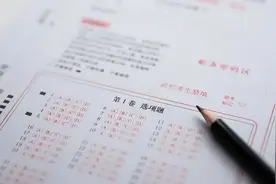 高考涂卡为啥只用2B铅笔？一张扫描后的模拟试卷，叫学生恍然大悟图片