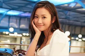 香港知名女星晒全家福！嫁入豪门生一儿一女，背负第三者骂名多年图片