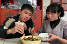 兄弟姐妹关系再好，也不要互相帮这几个忙，否则可能会反目成仇图片