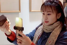 陨石猎人杨可欣：5年冒死捡600颗陨石，拒绝天价收购，自开陨石馆图片