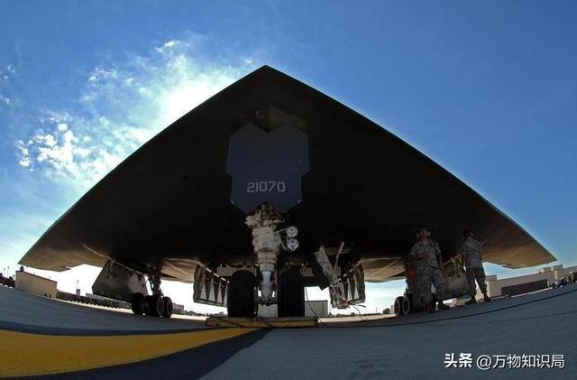 轰20蒙布或被揭开!官方视频透露信号,可携带核导弹攻击美国本土
