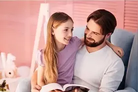 两种“病态”父女关系，往往可能毁掉女孩，成年后难以和异性亲近图片