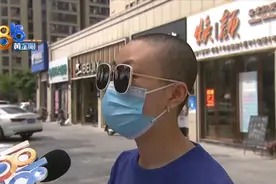 女主播一头长发 漂染后“齐根剪”图片