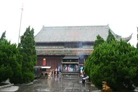 去寺庙烧香拜佛是有大讲究的图片