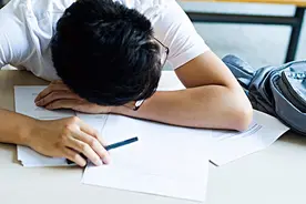 大三男生发烧不退，艾滋阳性，坦白：高危行为后，不该有侥幸心理图片