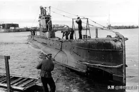 抵抗不如跪倒？苏军潜艇苦战数日，一名发疯水兵劫持全艇投降德军图片
