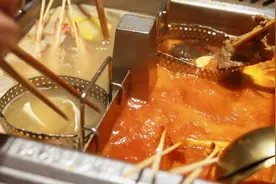 判10年罚1376万元，成都火锅店为什么使用“老油”上瘾？图片