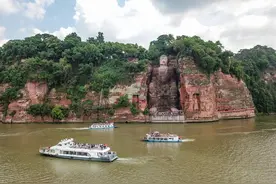 游览乐山大佛是爬山好还是坐船好？看完这篇知道答案图片