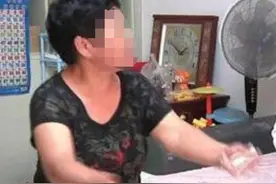 丈夫去世公婆带小叔子上门，给300000还要抢房子，女子：别逼我图片