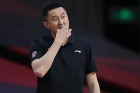 易建联为什么半场0分，原来是杜锋的“空城计”，张德贵中计了图片