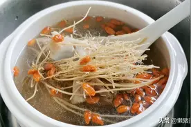 经常熬夜上火长痘痘口臭，常煲这道汤，简单5种食材喝出好气色图片