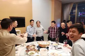 喝酒后为啥会浑身酒气？怎么才能快速去除？牢记这3点轻松去酒味图片