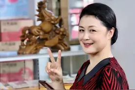 《乡爱14》于月仙镜头曝光，与葛珊珊姐妹同框跳舞，画面让人感慨图片