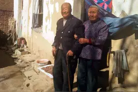 90岁抗日老英雄，档案烧毁无法获优待，来到博物馆：这照片就是我图片