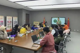 高中教育，德育先行！二十一世纪学校高中家长会，家校联手向未来图片