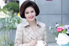 29岁姑娘做了11年中老年模特，网友：这么漂亮的“阿姨”原来是姐姐图片