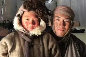 被逼问擦边球问题，买不起奢侈品被甩……明星不红的时候有多惨？图片