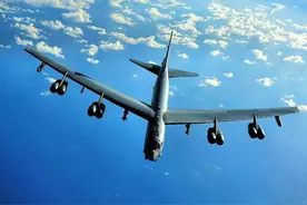 这款比轰6还老的轰炸机，升级后将服役百年时间，B52有何特殊？图片