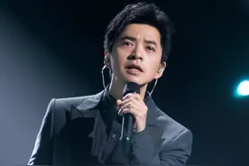 李健唱《水中花》，林子祥为其朗诵，李克勤直呼：香港没这类歌手图片