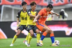 中超转会：廖力生转会山东泰山，双方签约5年，任航加盟武汉三镇图片