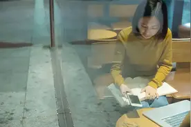 “哥大”硕士都赚不回学费？学历膨胀的速度，令人难以置信图片