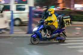 最低2899！最大续航400里，这3款电动车速度快还耐用，适合跑外卖图片