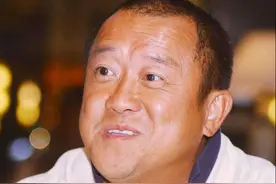 21年前，说要帮陈宝莲养儿子的曾志伟和梁家辉，履行承诺了吗？图片