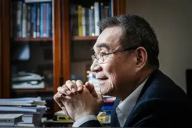 1979年台军连长游泳回大陆，后成中国顶级智囊，父亲去世隔空祭拜图片