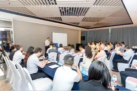 青浦白鹤镇向全球招商推介，63248人次通过微信视频观看图片