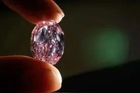 3万一克拉的钻石，在中国跌破300元，美媒：中国制造已破坏了秩序图片