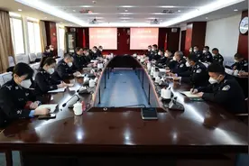 荣耀与责任同在！龙岩市公安局举行晋升三级警监警衔授衔仪式图片