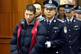 退伍军人摆摊时，失手刺死城管，被判死刑，律师辩护词让法官改判图片