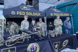 美国正准备与“对等大国”开战？从美方细节考究，美军换枪有深意图片