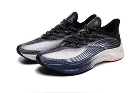 谷爱凌同款跑鞋太帅了，镂空跑鞋科技感强，安踏设计赶超李宁？图片