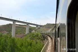 7008次丨坐小票车穿越黄土高原，感受长安到陕北边缘的13小时图片