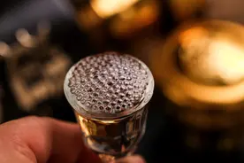 白酒拆封后还能放多长时间？老酒鬼忠告：记住3点，否则就浪费了图片