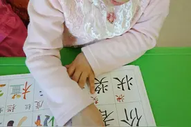 博士妈妈每天带娃玩1小时，帮4岁娃训练出了强大专注力，可复制图片