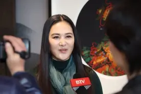 分手20年，常戎娶小妻子生一女幸福美满，王菁华未婚仍期待爱情图片