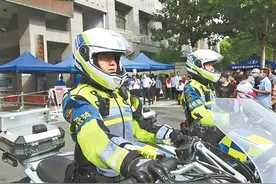 高考期间 限行送考车辆不予抓拍处罚 郑州交警全力为考生创造良好交通环境图片