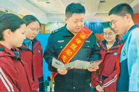 乌鲁木齐：送法进校园，护航青春路图片