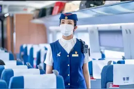 高铁站乘务员为何纷纷离职，光鲜靓丽的职业背后，让人感到心酸图片