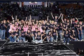 韩星家族演唱会大翻车！群魔乱舞像耍猴，现场假唱舞台不开麦图片