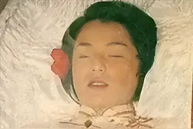 1985年，26岁翁美玲穿红袍身亡，法医曝光尸体细节，细思极恐图片