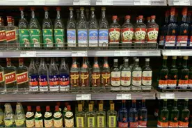 这些所谓的名酒，实则是贴牌酒，可惜知道的人不多，你喝过吗图片